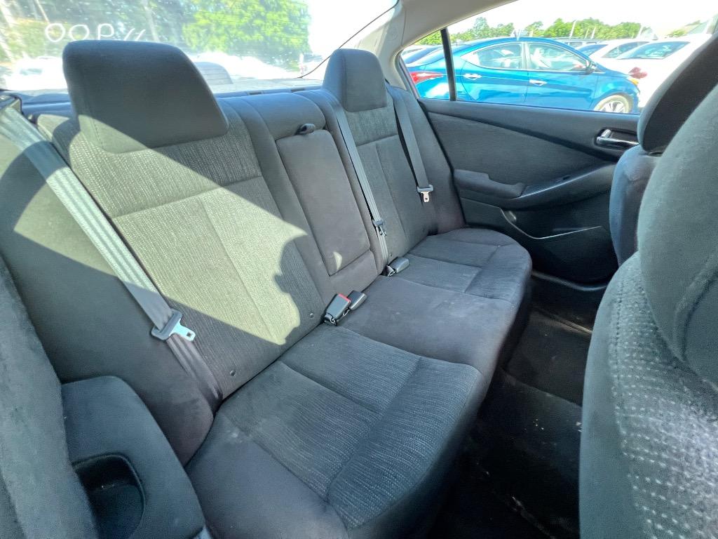 2012 Nissan Altima - $11,900