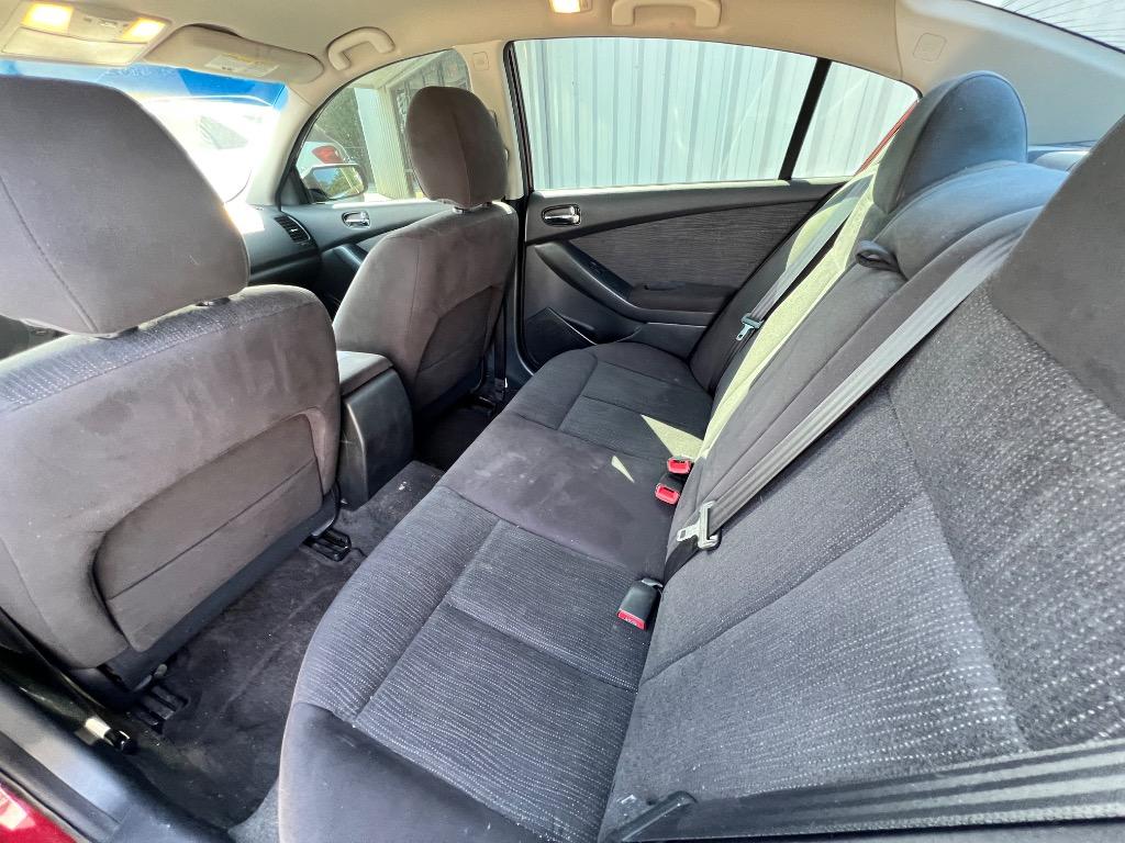 2012 Nissan Altima - $11,900