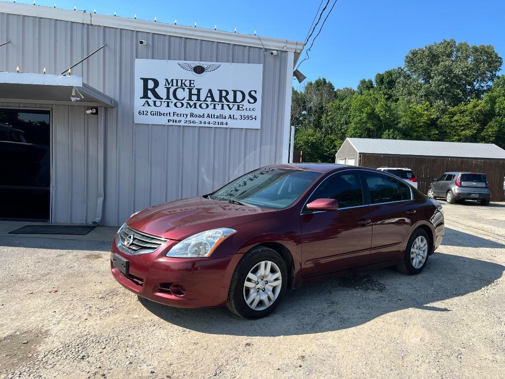 2012 Nissan Altima - $11,900