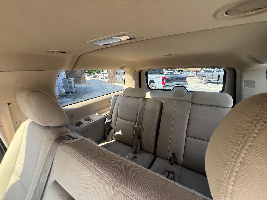 2011 Chevrolet Suburban - $12,900