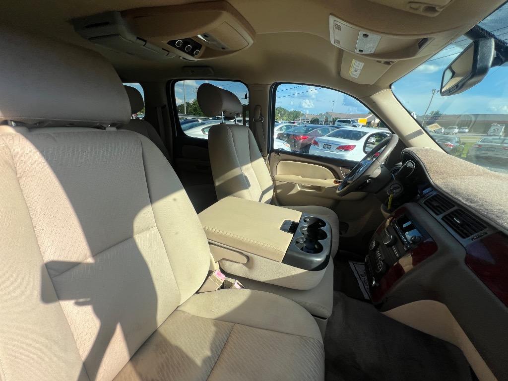 2011 Chevrolet Suburban - $12,900