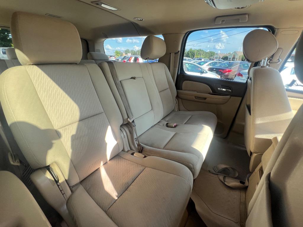 2011 Chevrolet Suburban - $12,900