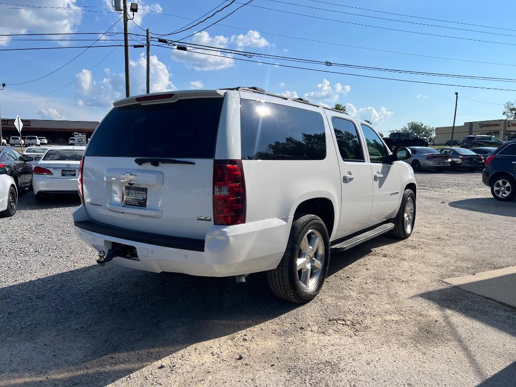 2011 Chevrolet Suburban - $12,900
