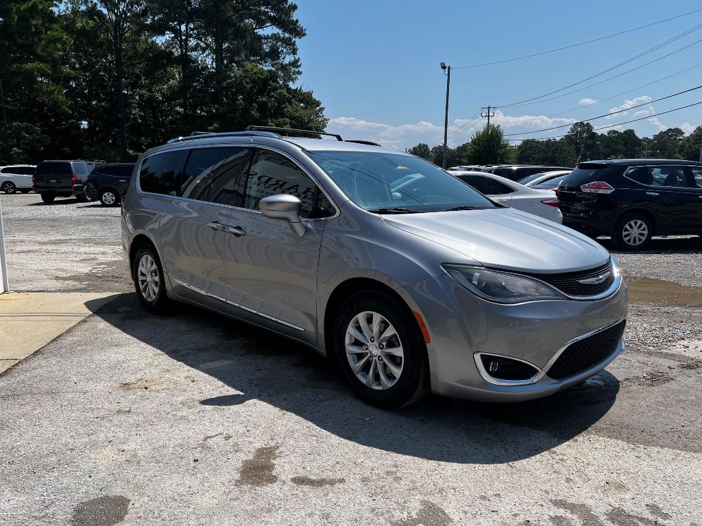 2018 Chrysler Pacifica - $13,900