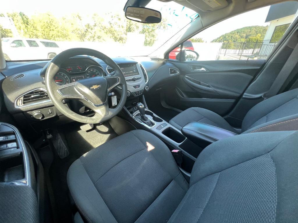 2017 Chevrolet Cruze - $11,900