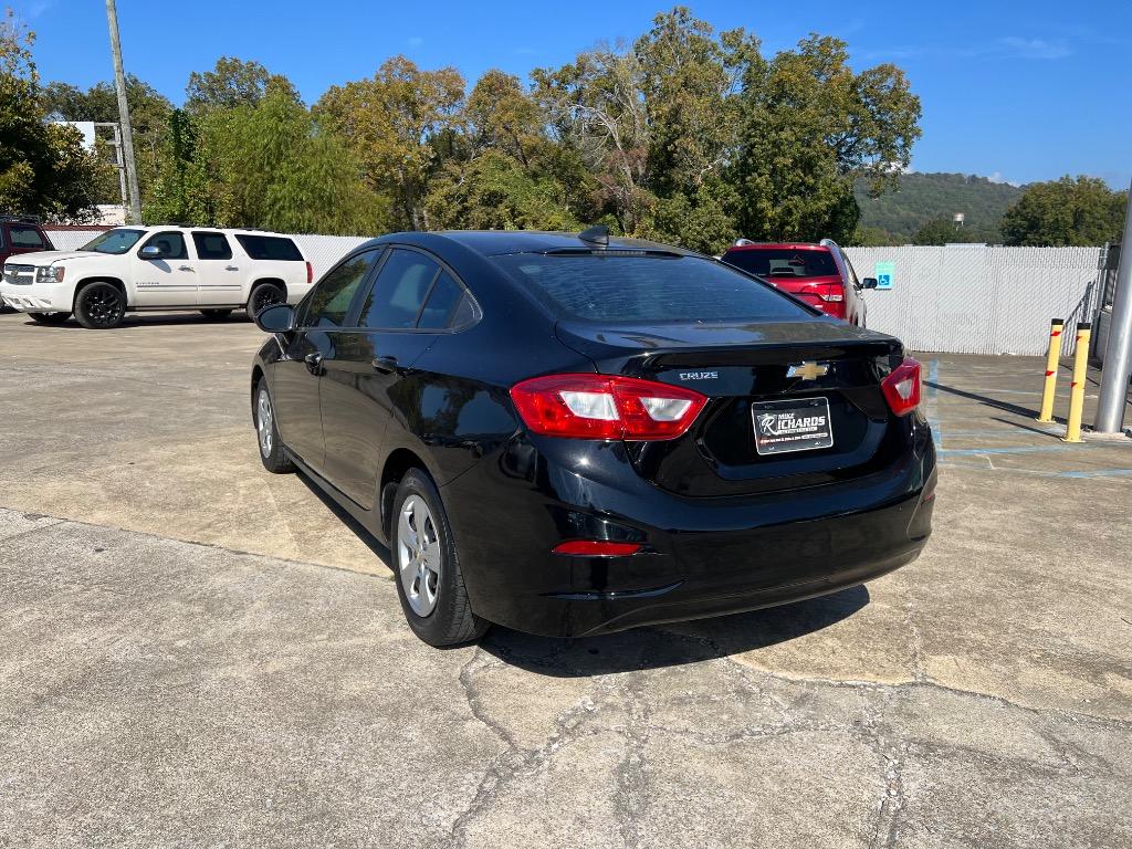 2017 Chevrolet Cruze - $11,900