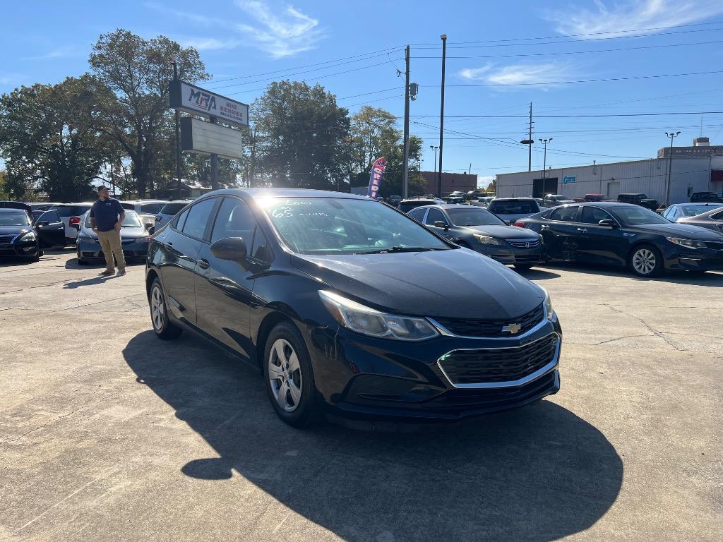 2017 Chevrolet Cruze - $11,900