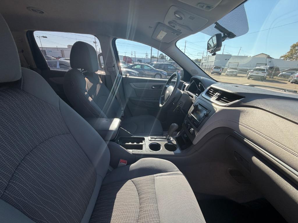 2014 Chevrolet Traverse - $11,900
