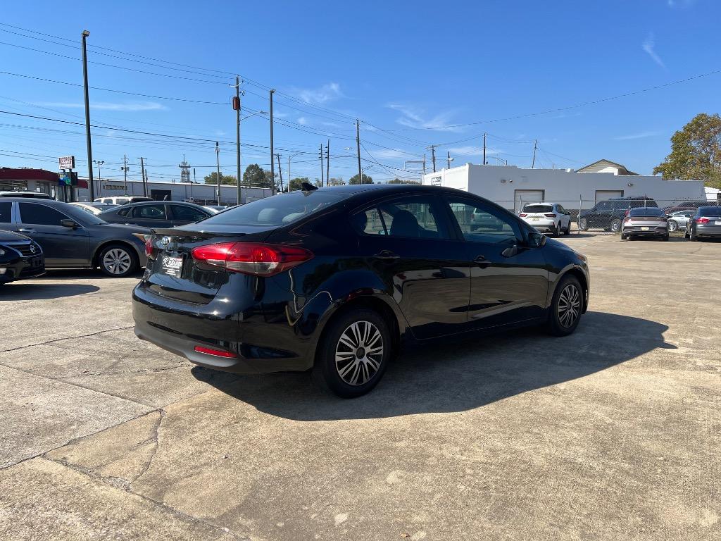 2017 Kia Forte - $8,900