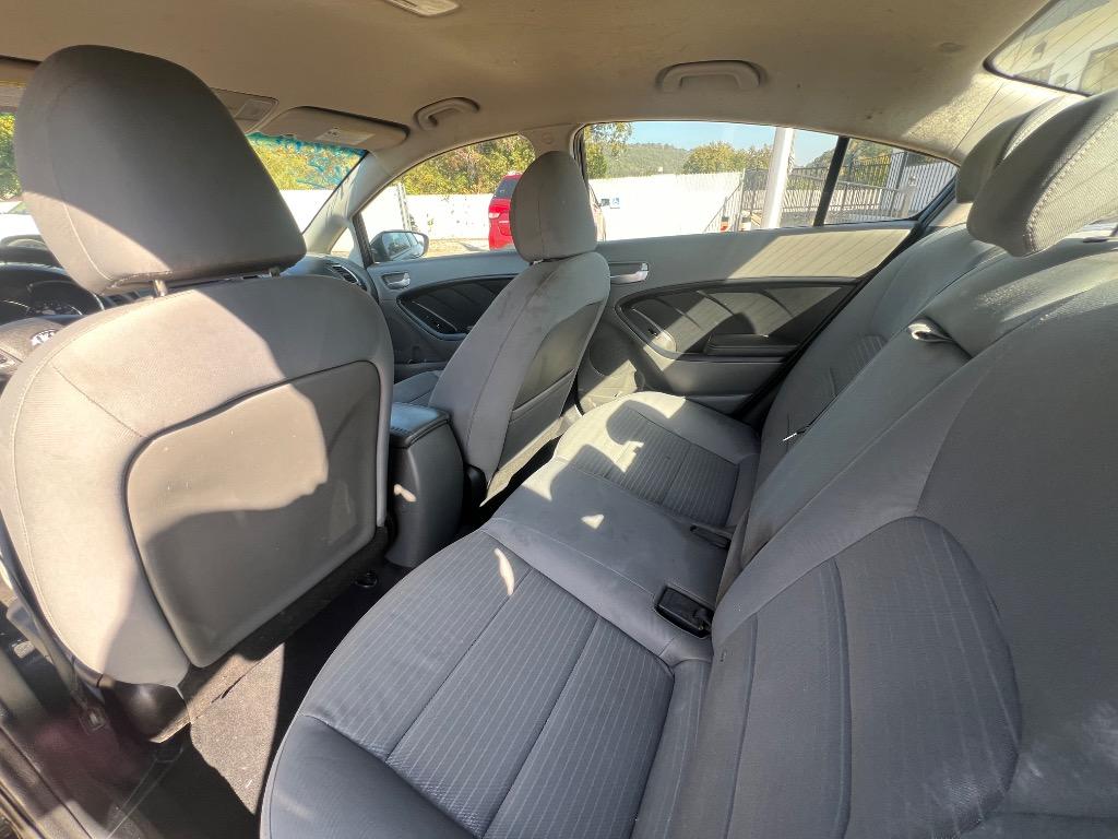 2017 Kia Forte - $8,900