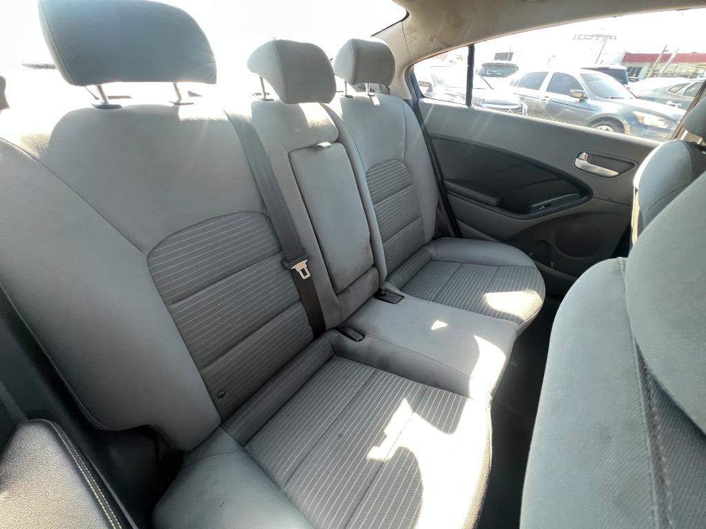 2017 Kia Forte - $8,900