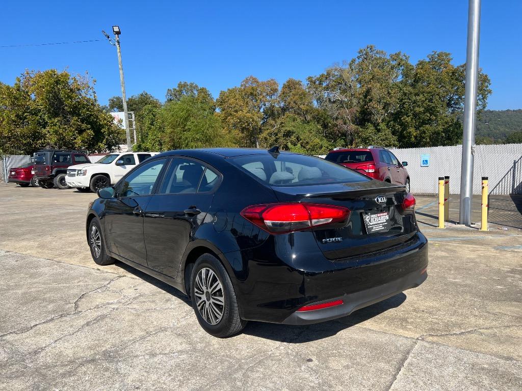 2017 Kia Forte - $8,900