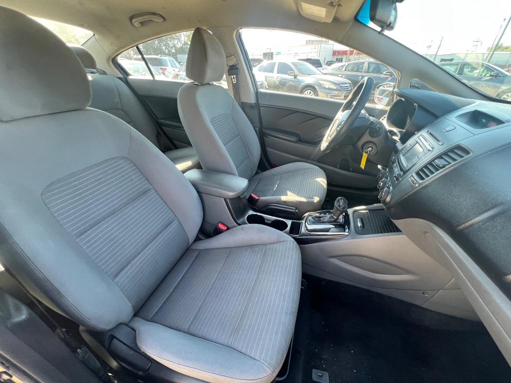 2017 Kia Forte - $8,900