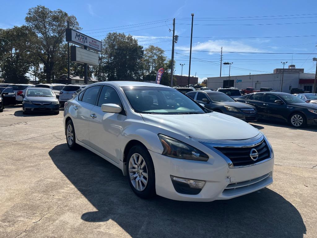 2014 Nissan Altima - $11,900