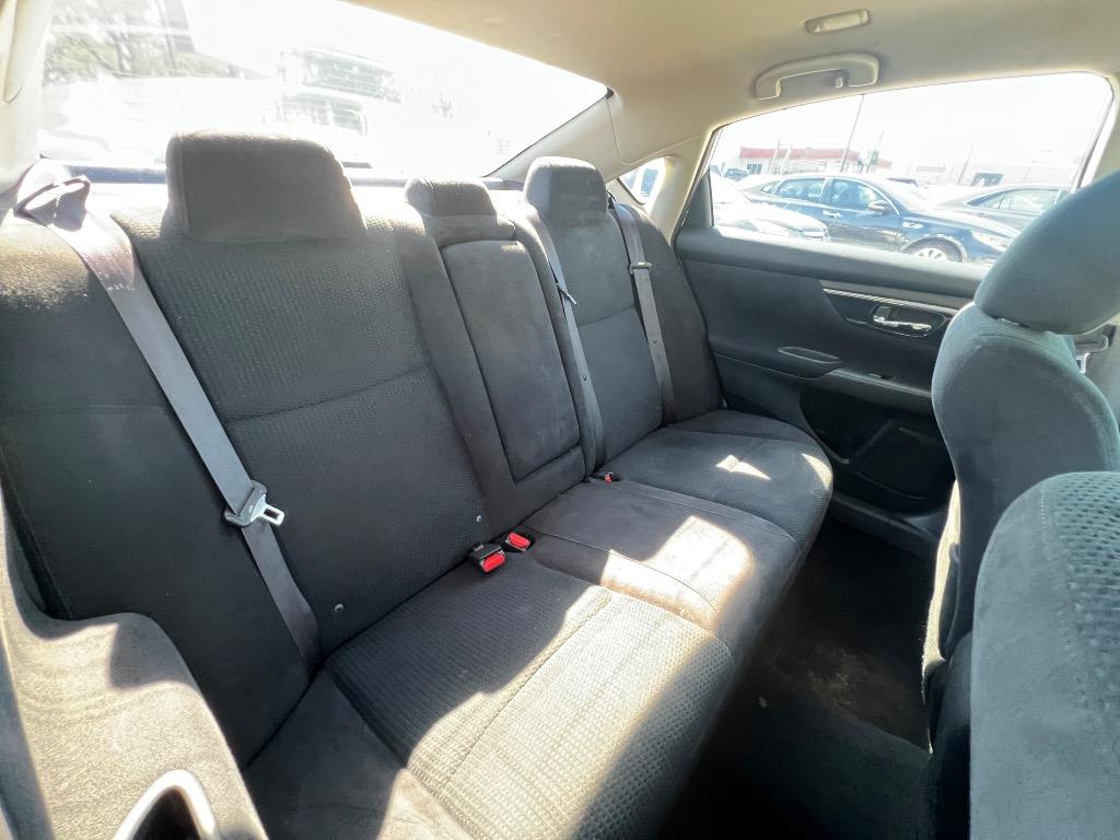 2014 Nissan Altima - $11,900