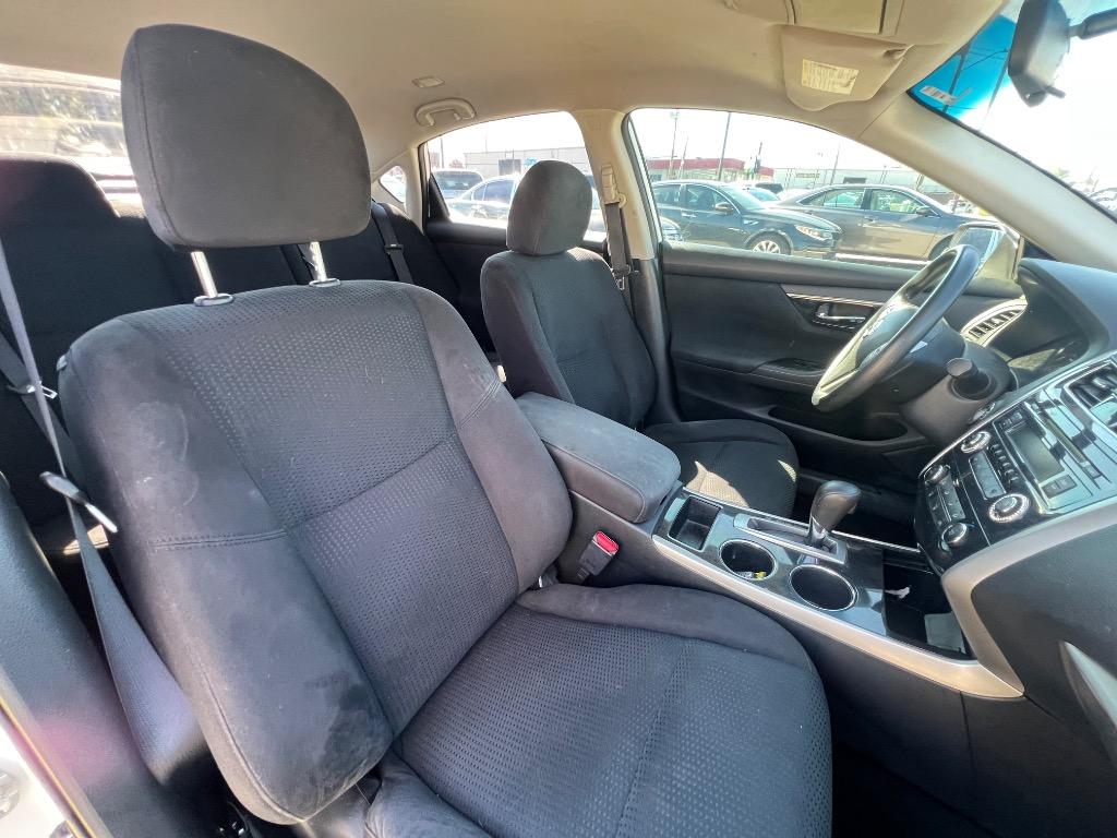 2014 Nissan Altima - $11,900