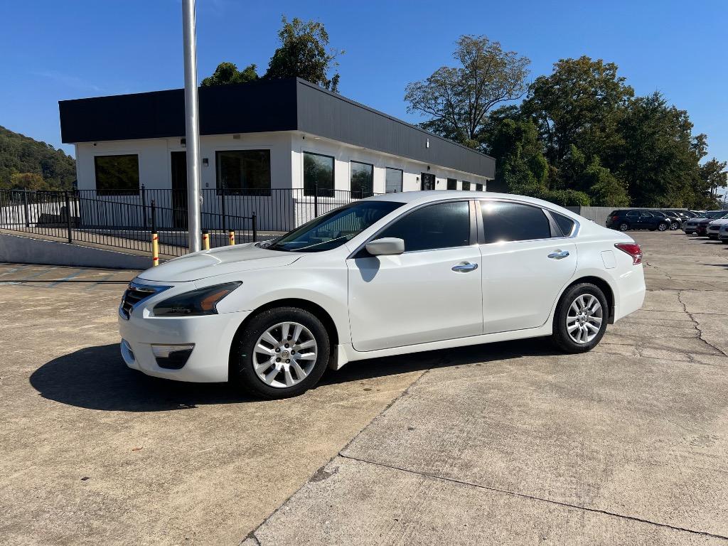 2014 Nissan Altima - $11,900