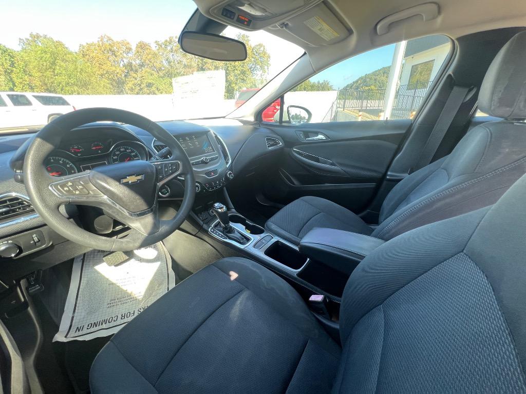2017 Chevrolet Cruze - $12,900