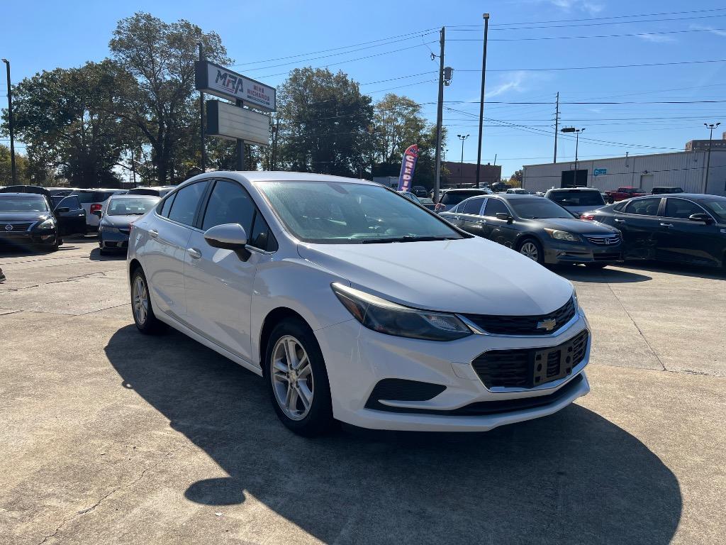 2017 Chevrolet Cruze - $12,900