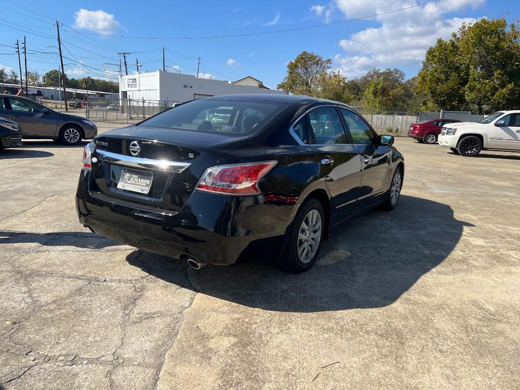 2015 Nissan Altima - $10,900
