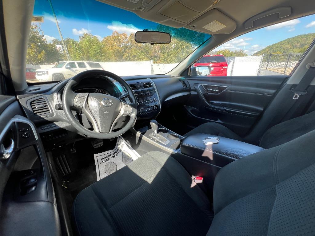 2015 Nissan Altima - $10,900