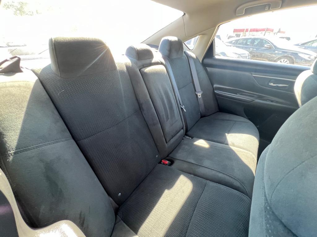 2015 Nissan Altima - $10,900