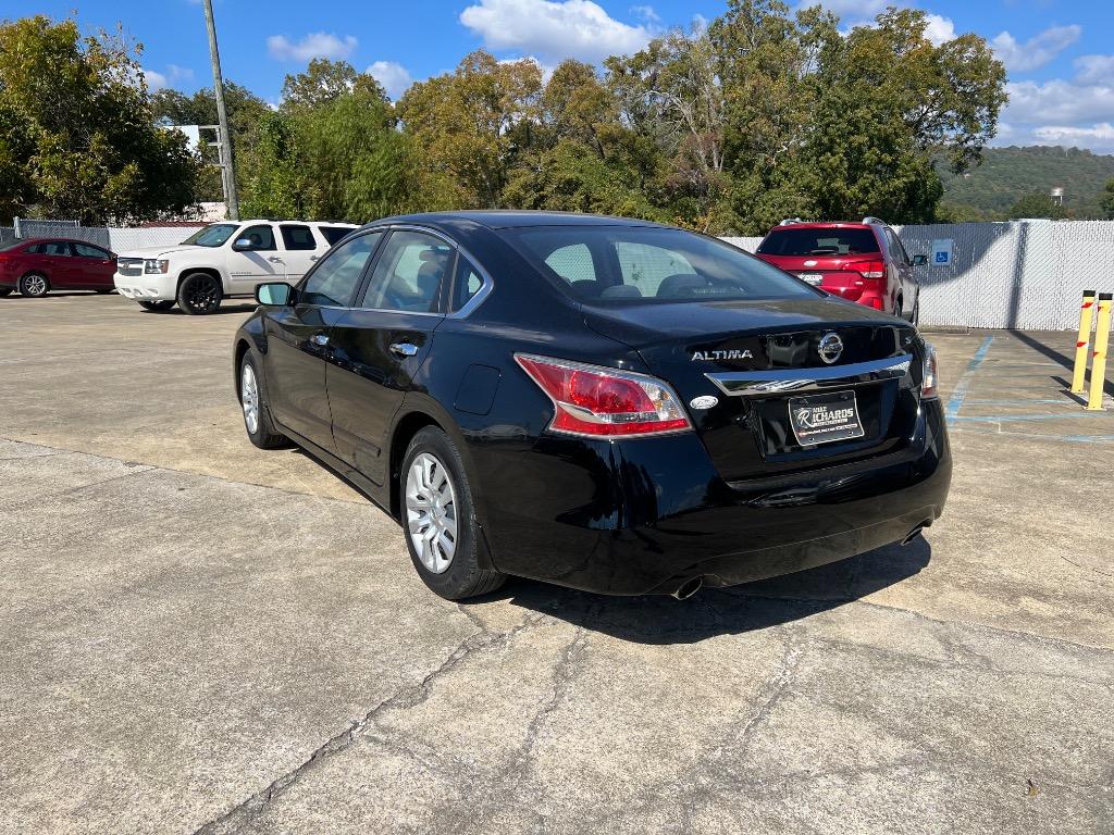 2015 Nissan Altima - $10,900