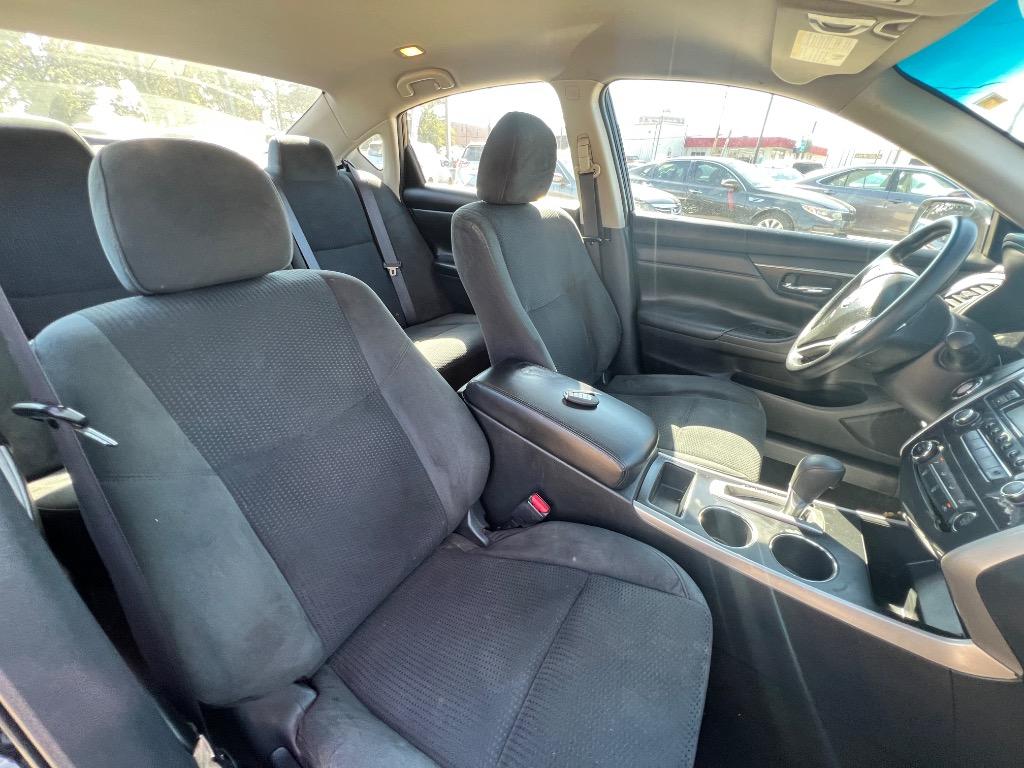 2015 Nissan Altima - $10,900