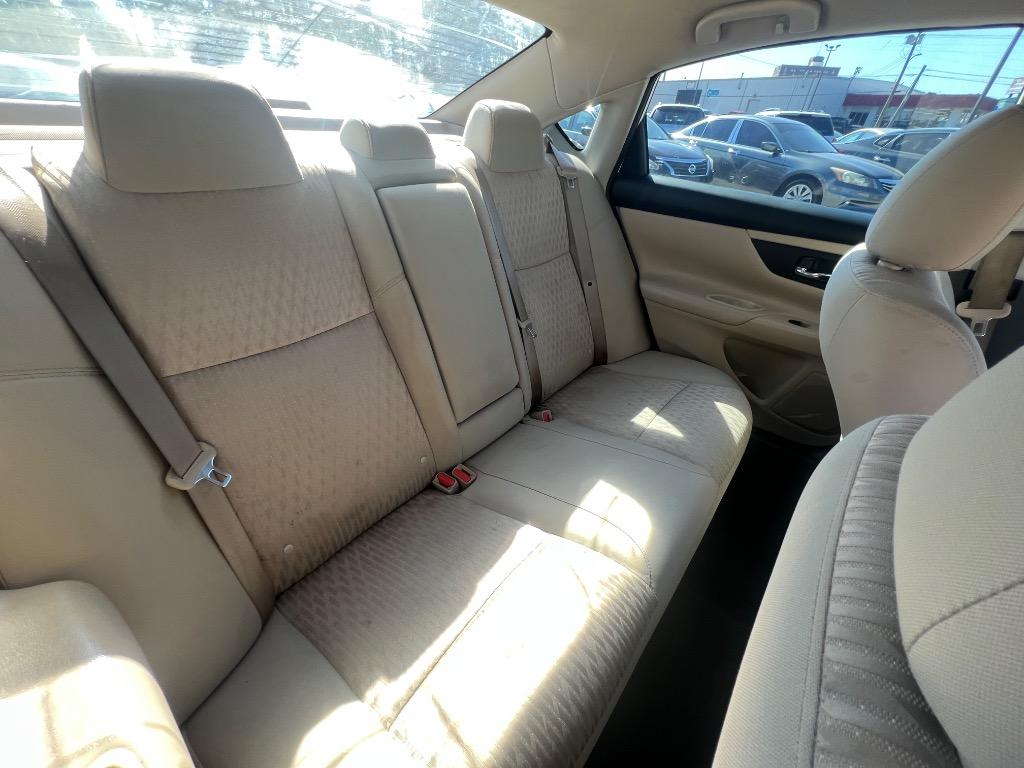 2017 Nissan Altima - $14,900