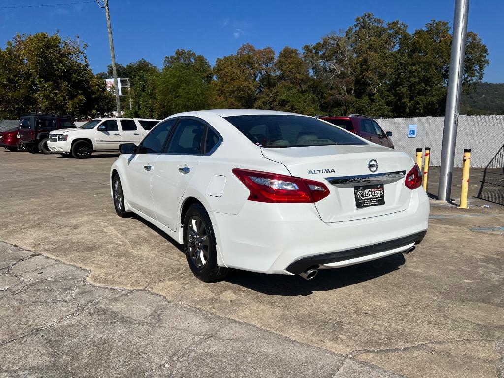 2017 Nissan Altima - $14,900