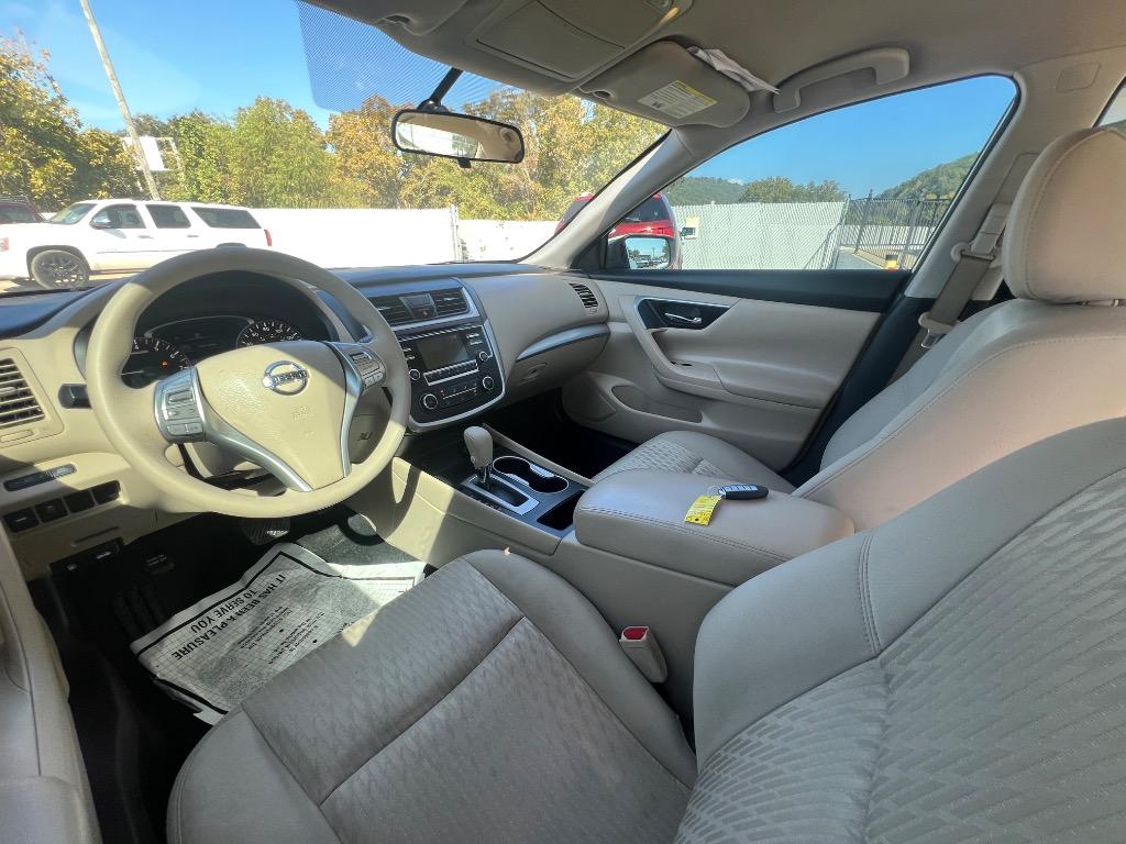 2017 Nissan Altima - $14,900