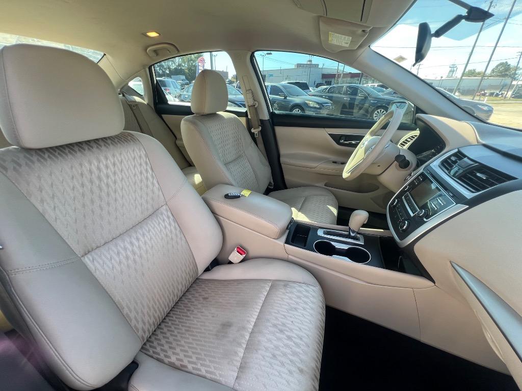 2017 Nissan Altima - $14,900
