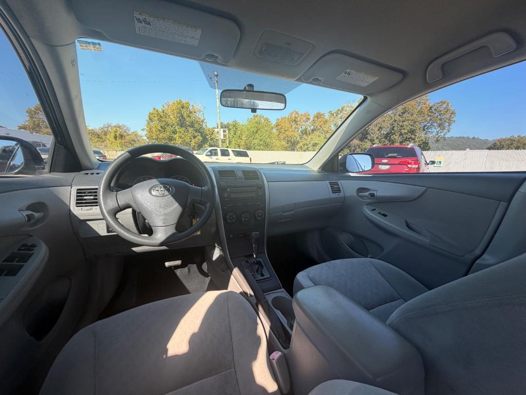 2009 Toyota Corolla - $8,900