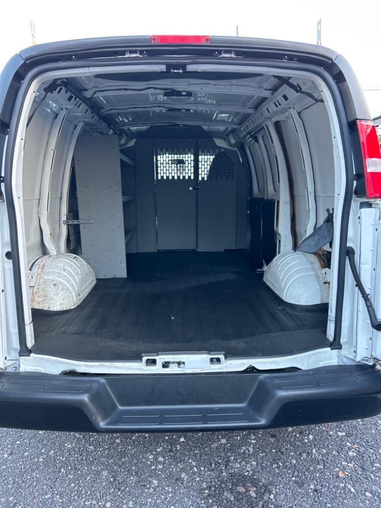 2015 Chevrolet G2500 Vans Express photo
