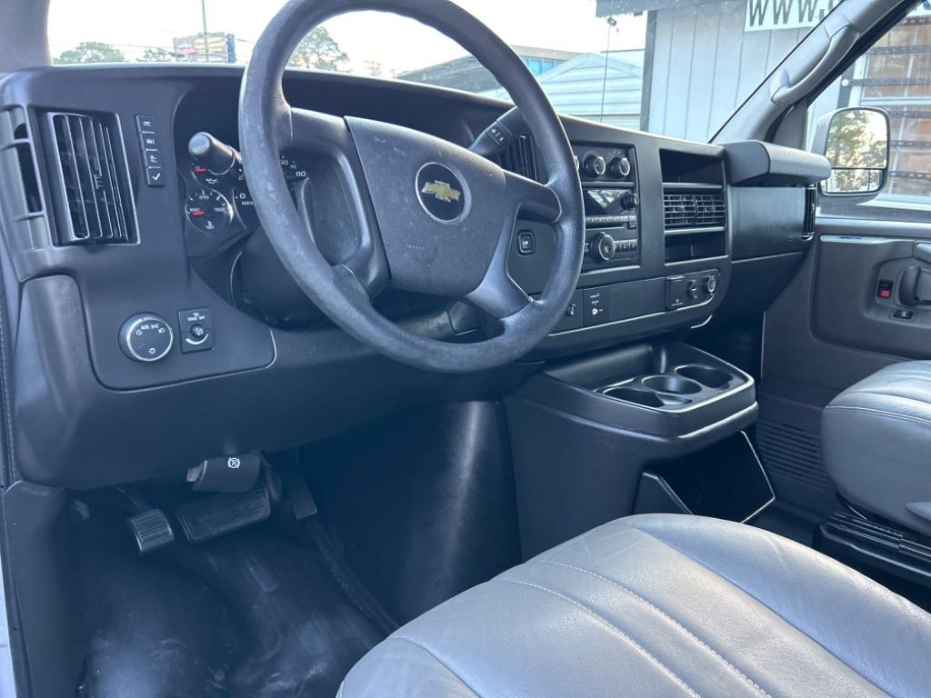 2015 Chevrolet G2500 Vans Express photo