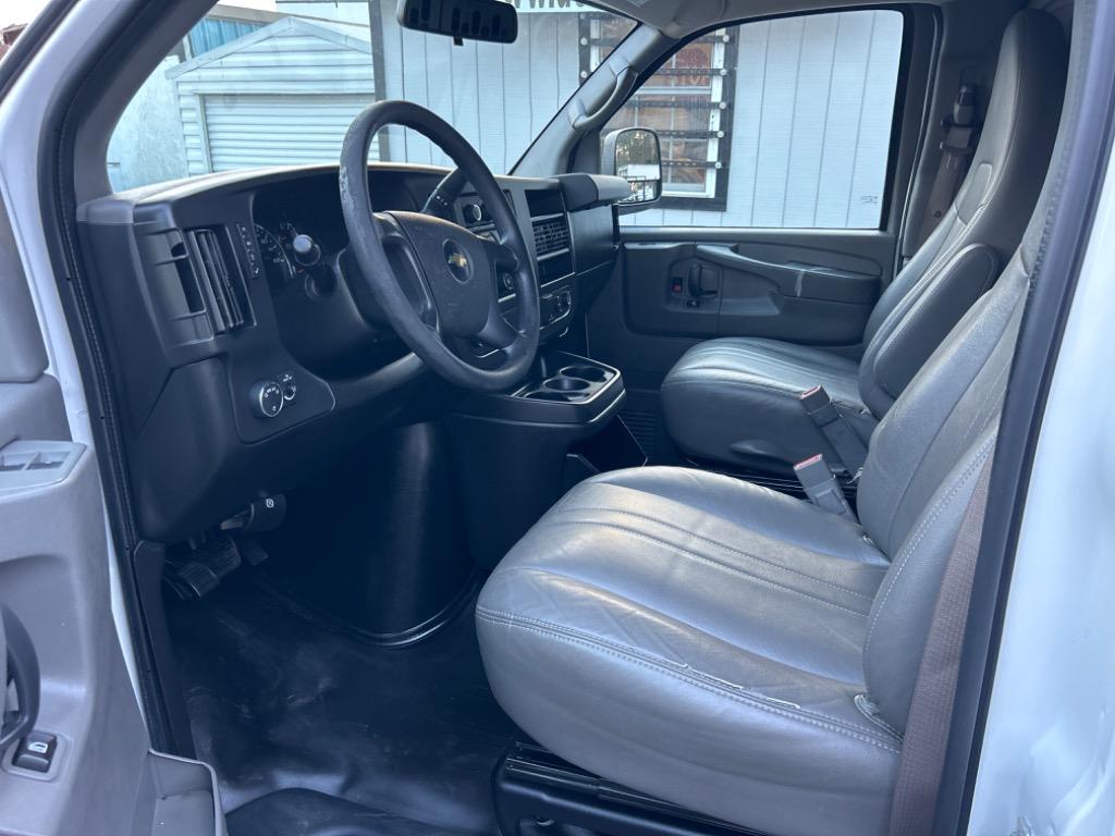 2015 Chevrolet G2500 Vans Express photo