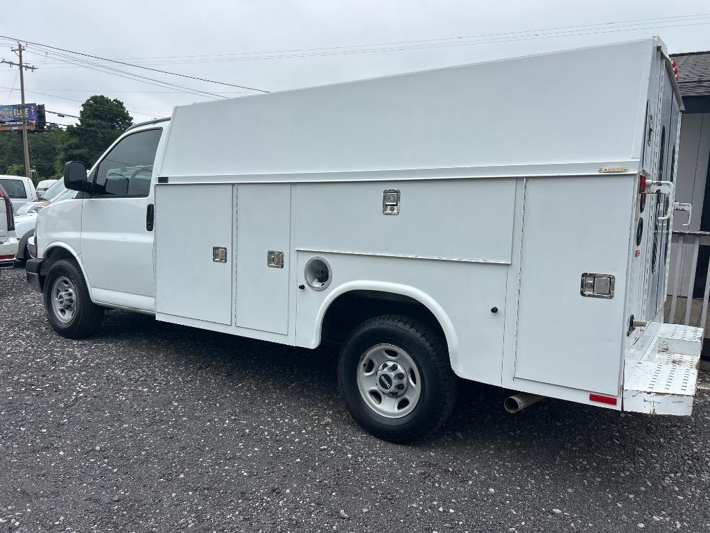 2006 GMC Savana - $7,990