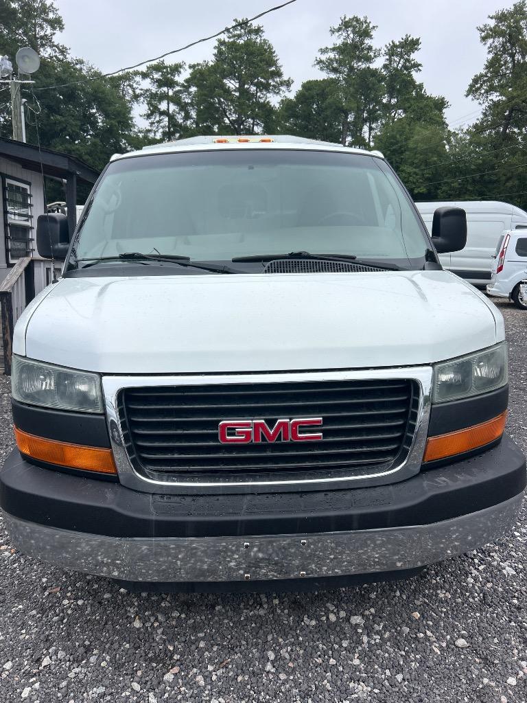 2006 GMC Savana - $7,990