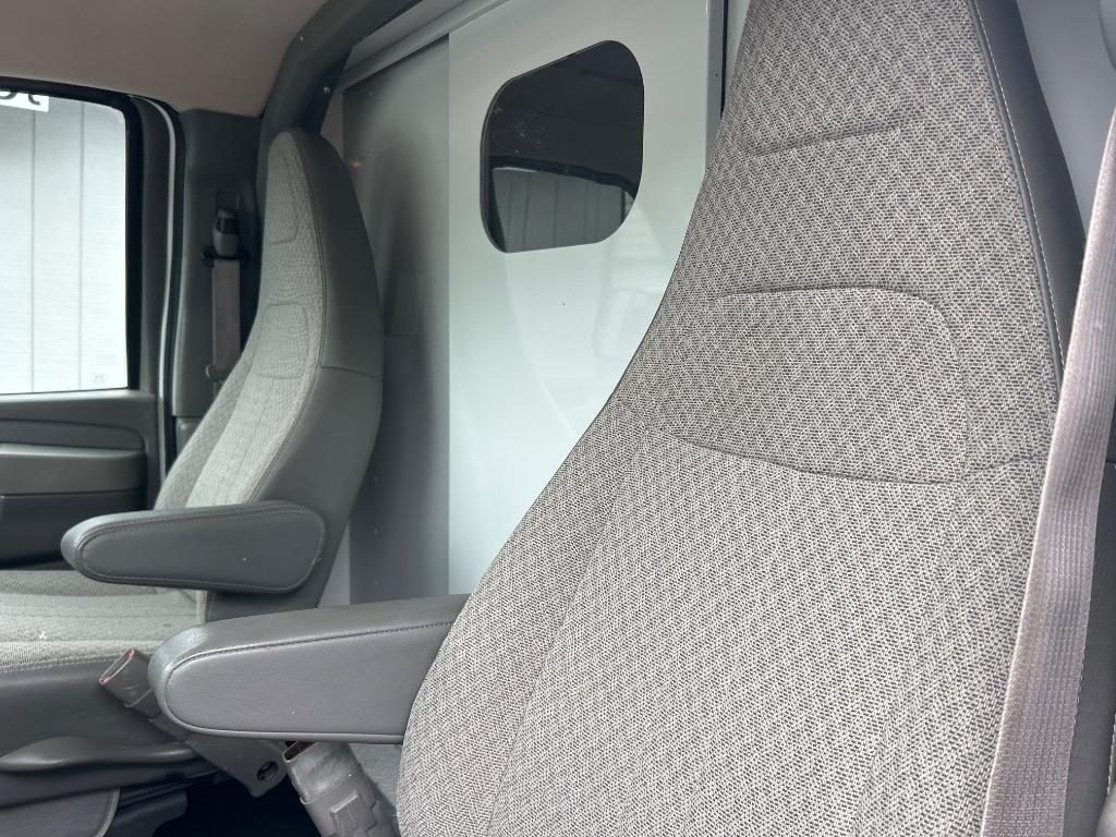 2006 GMC Savana - $7,990