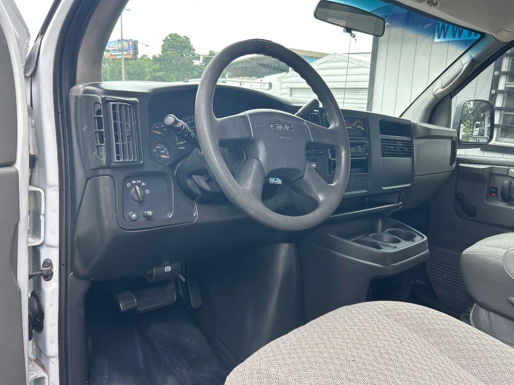 2006 GMC Savana - $7,990