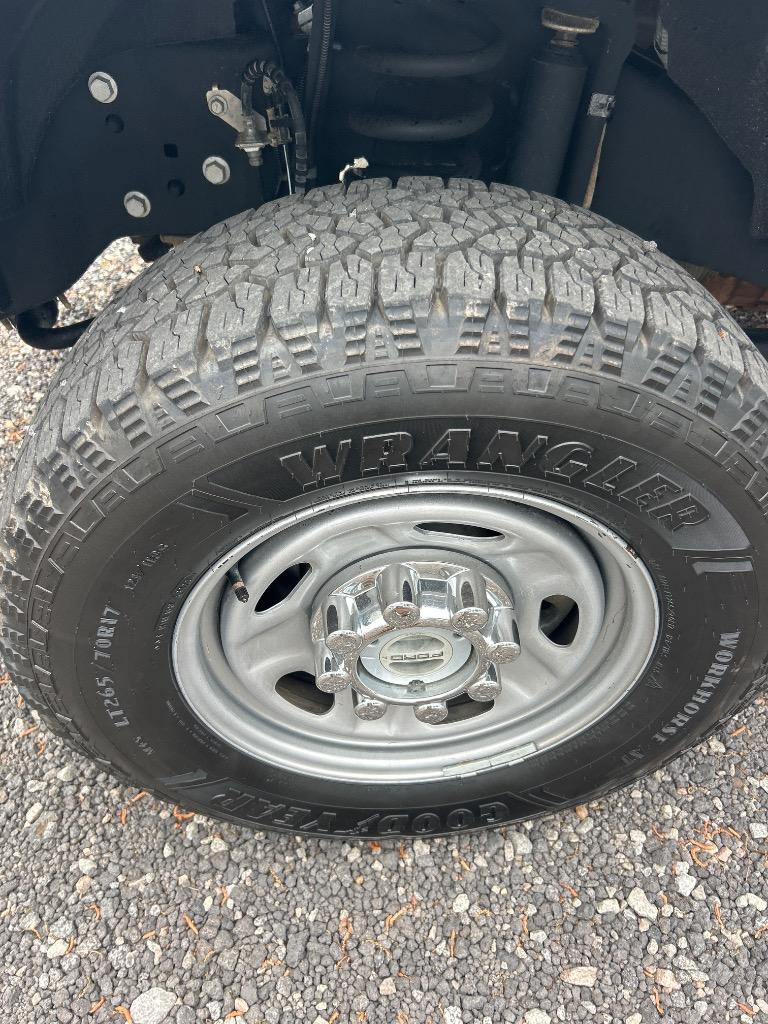 2021 Ford F-250 - $31,990