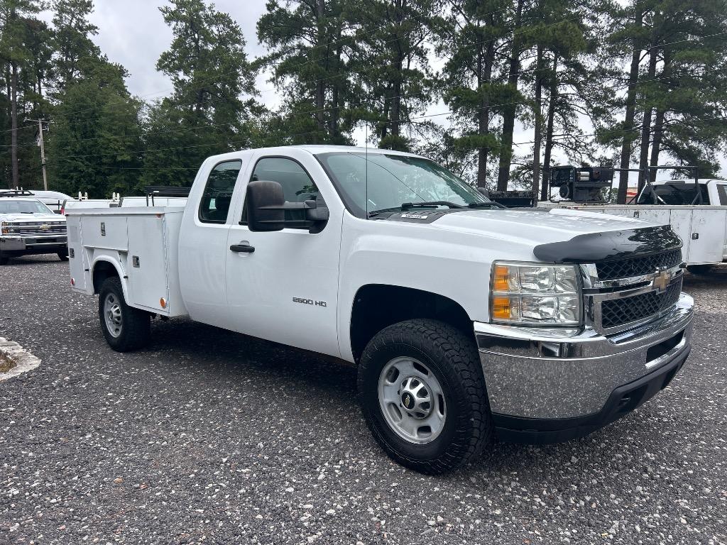 2011 Chevrolet Silverado - $15,990