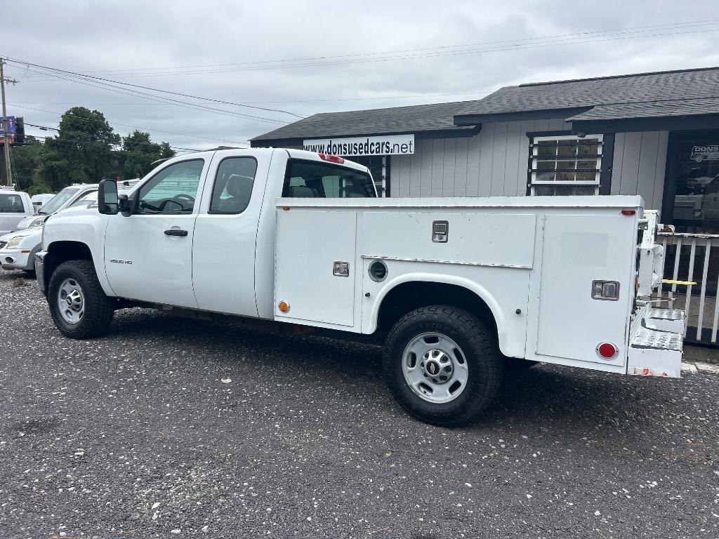 2011 Chevrolet Silverado - $15,990