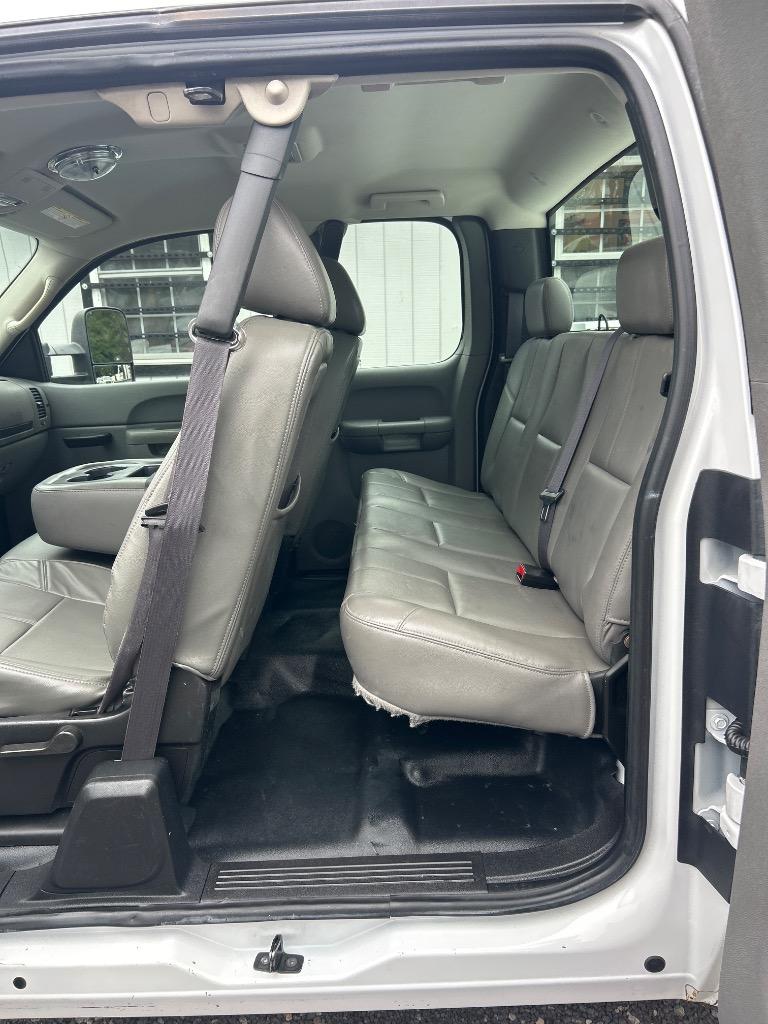 2011 Chevrolet Silverado - $15,990