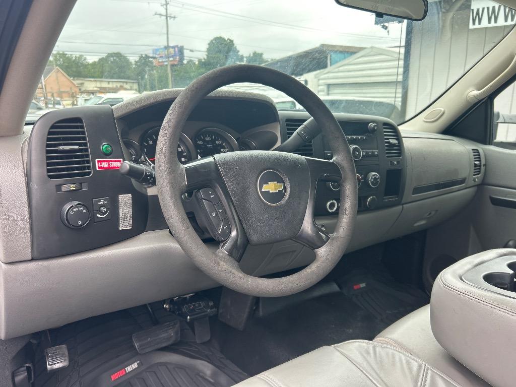2011 Chevrolet Silverado - $15,990