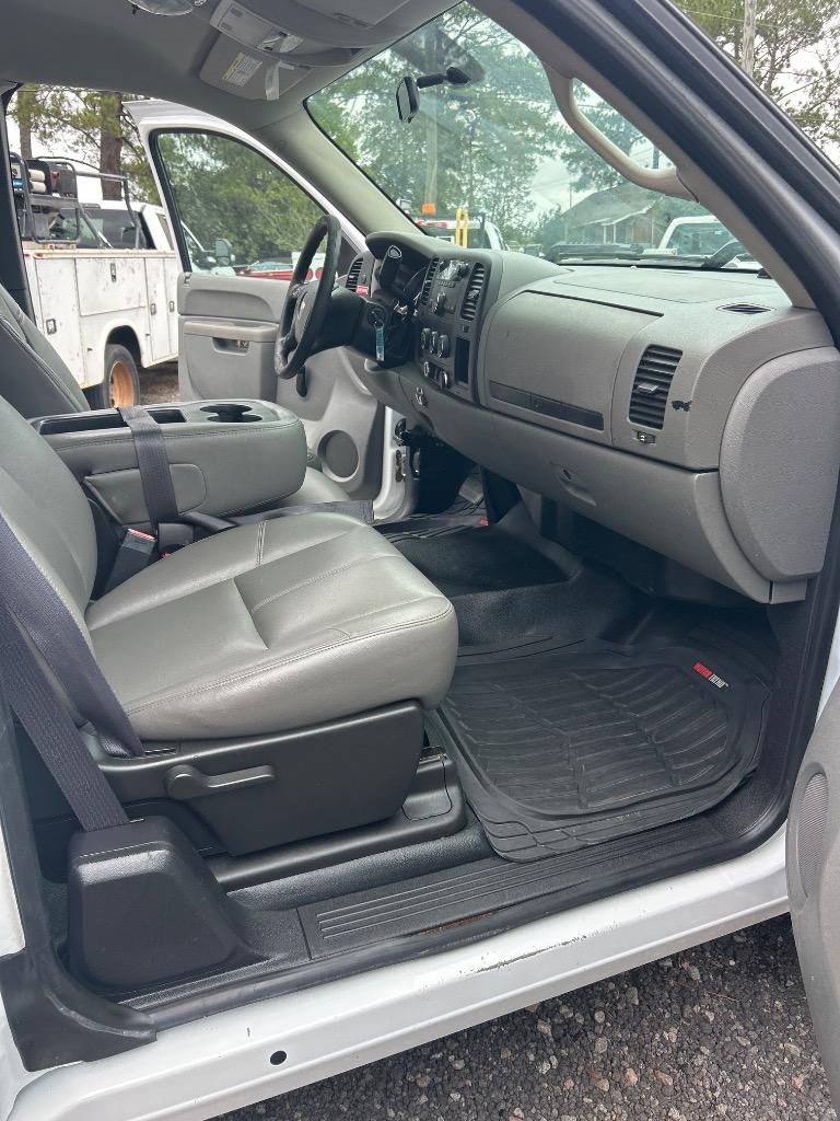 2011 Chevrolet Silverado - $15,990
