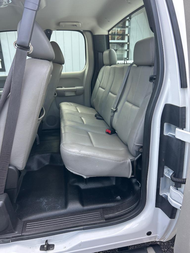 2009 Chevrolet Silverado - $12,990