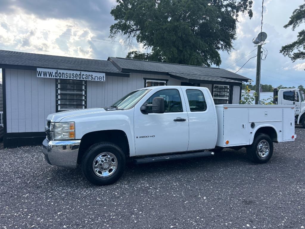 2009 Chevrolet Silverado - $12,990