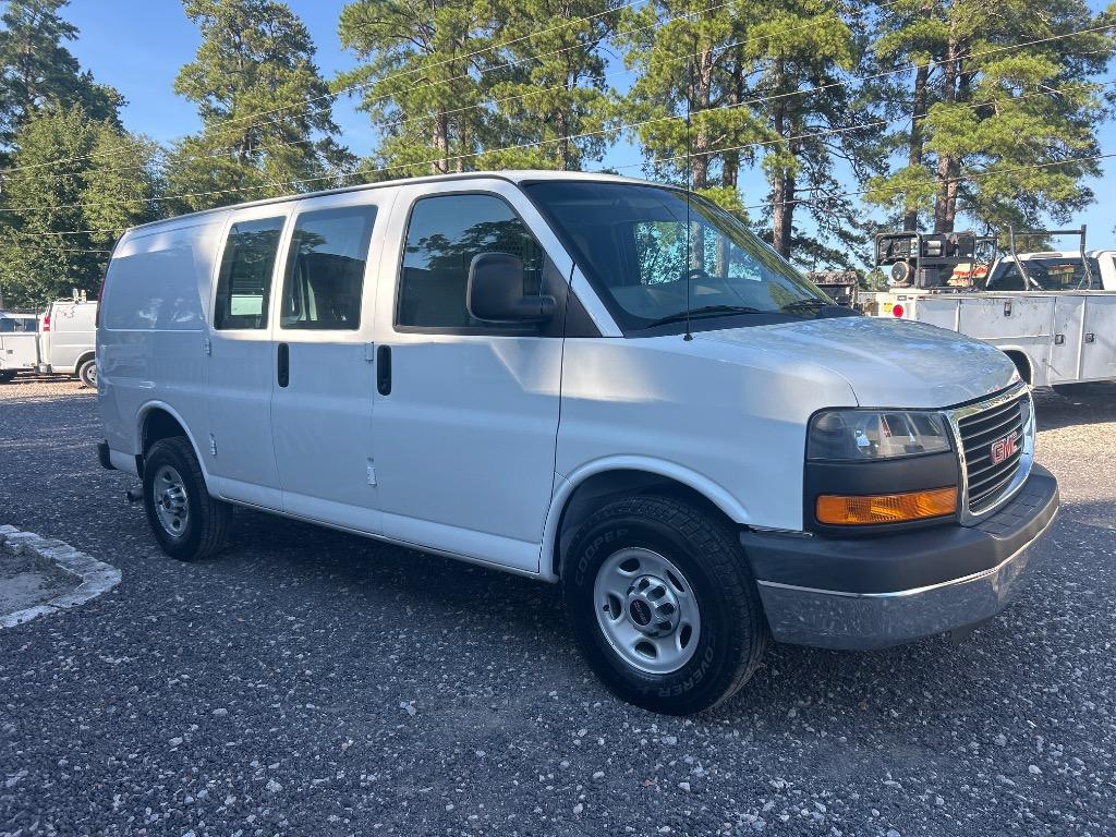 2015 GMC Savana - $14,990