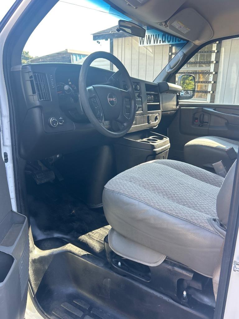2015 GMC Savana - $14,990
